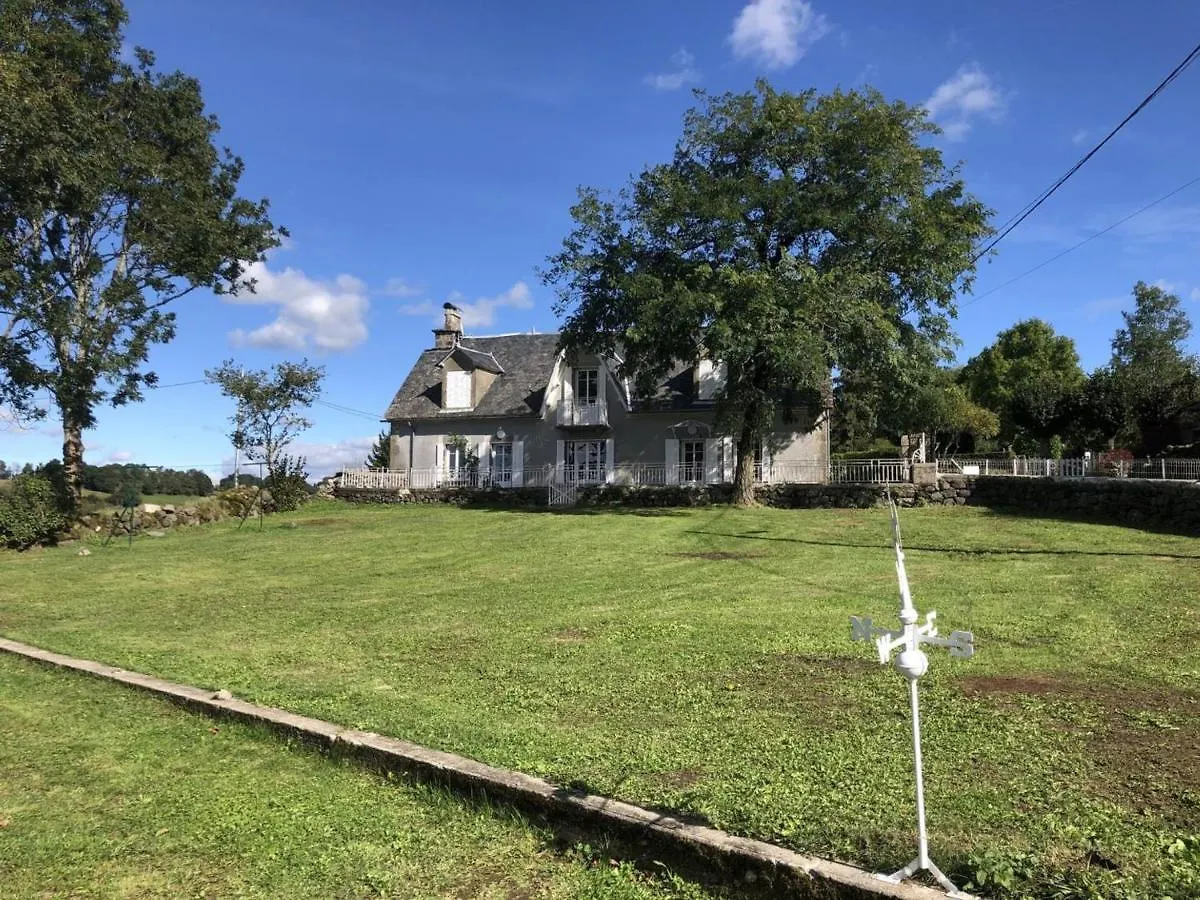 Maison De Charme Au Coeur Des Volcans, Proche De Salers, Avec Jardin Et Activites De Plein Air - Fr-1-742-288 Villa Saint-Bonnet-de-Salers 0*,  France